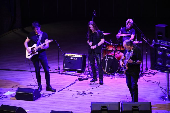 Barış Manço ölümünün 21. yılında Bodrum'da düzenlenen konserle anıldı