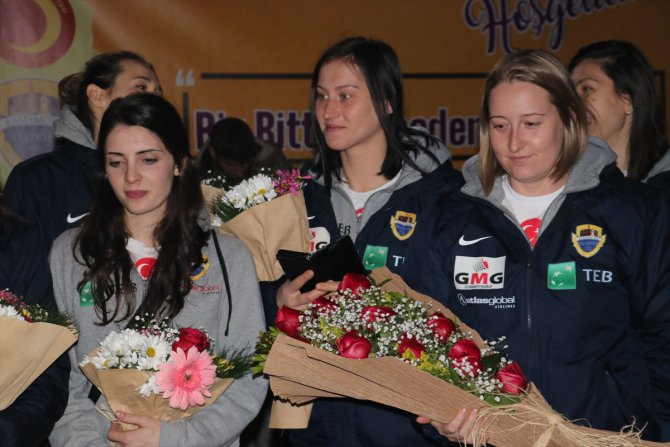 Kastamonu Belediyespor Kadın Hentbol Takımı'na coşkulu karşılama