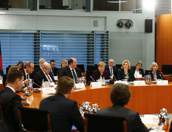 Almanya Başbakanı Merkel'den gıda endüstrisi temsilcilerine çağrı: