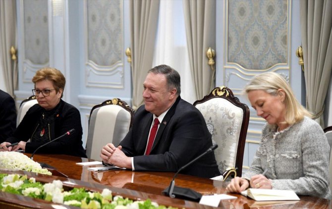 Özbekistan Cumhurbaşkanı Mirziyoyev, ABD Dışişleri Bakanı Pompeo'yu kabul etti