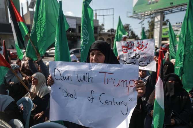 Gazze'de Filistinli kadınlardan ABD'nin sözde barış planına karşı gösteri