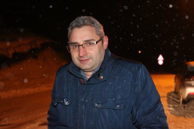 Bursa'da yoğun kar yağışında mahsur kalan kişi kurtarıldı