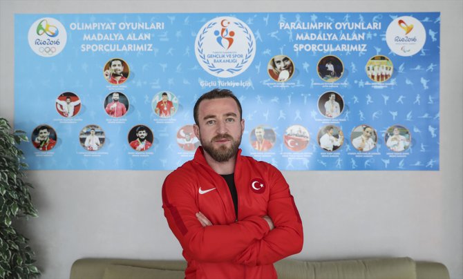 Milli halterci Bünyamin Sezer'in hedefi Avrupa şampiyonluğu: