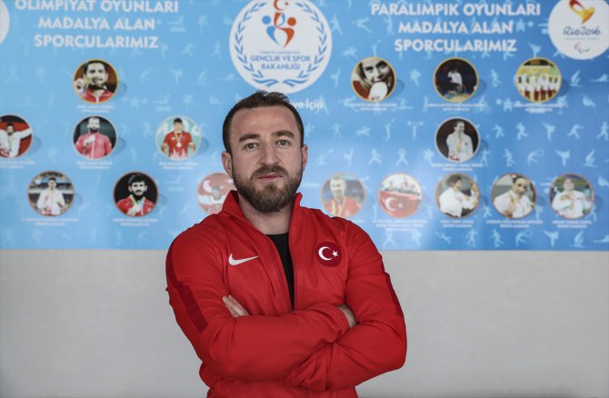 Milli halterci Bünyamin Sezer'in hedefi Avrupa şampiyonluğu: