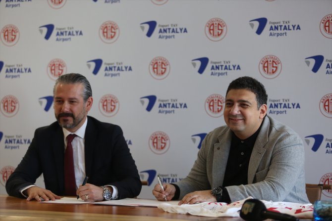 Antalyaspor, Fraport TAV ile isim sponsorluğu sözleşmesi imzaladı
