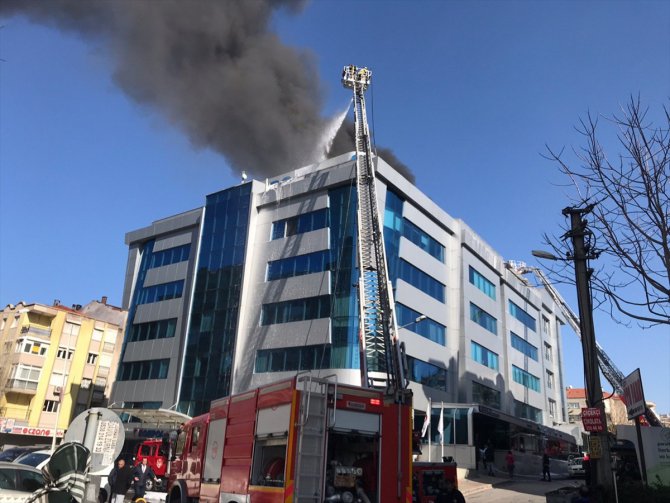 İzmir'de özel hastanede yangın