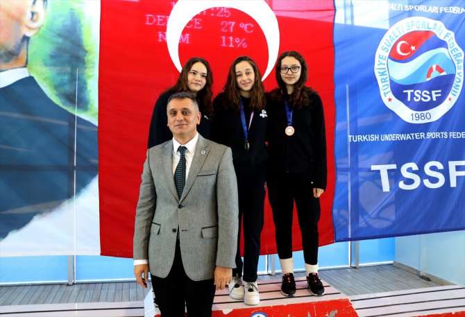 Paletli Yüzme Şampiyonası'nda 3 Türkiye rekoru kırıldı