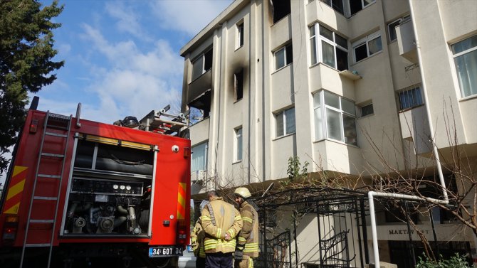 GÜNCELLEME - Bakırköy'de evde çıkan yangın söndürüldü