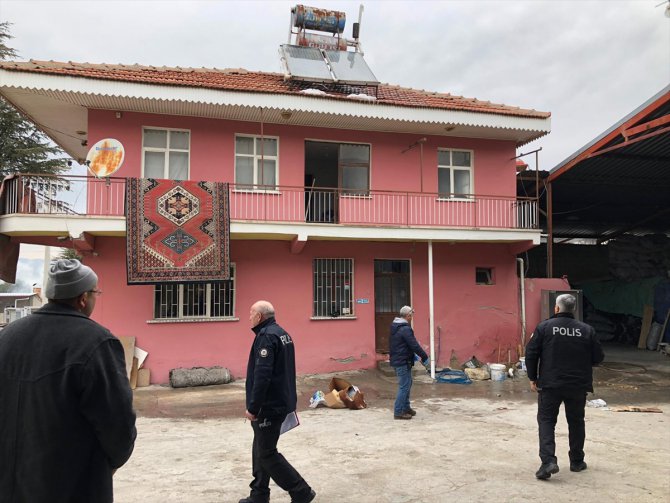 Burdur'da güneş enerji sistemini tamir ederken çatıdan düşen kişi öldü