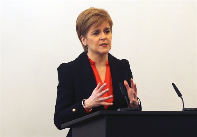 İskoçya Bölgesel Başbakanı Nicola Sturgeon'dan "bağımsızlık" açıklaması: