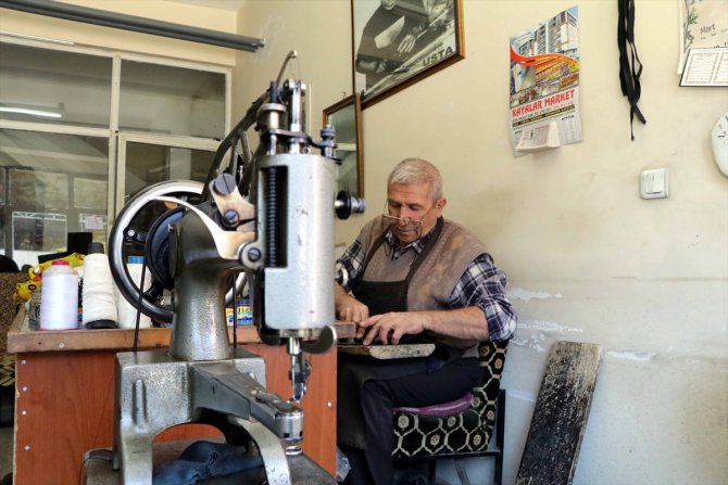 Çankırı'da 59 yıldır ayakkabılara "hayat" veriyor
