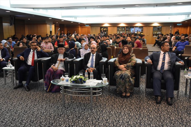 Malezya'da "Keşmir ile Dayanışma: Kendi Kaderini Belirleme ve Şeref" Forumu