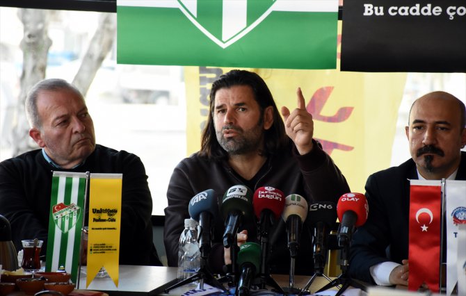 Bursaspor Teknik Direktörü İbrahim Üzülmez kaleyi gole kapatamamaktan şikayetçi