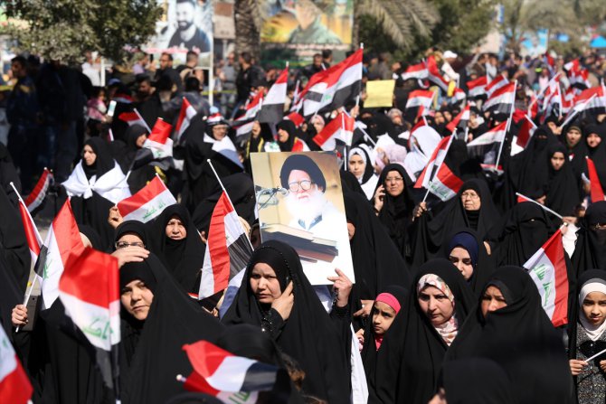 Bağdat'ta Şii lider Sadr yanlısı kadınlardan gösteri