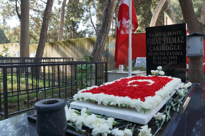 Fırat Çakıroğlu ölümünün 5. yılında İzmir'deki mezarı başında anıldı
