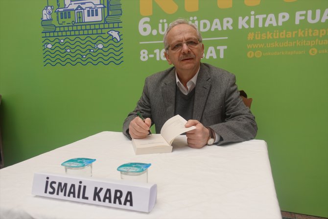 Yazarlar Üsküdar Kitap Fuarı'nda kitaplarını imzaladı