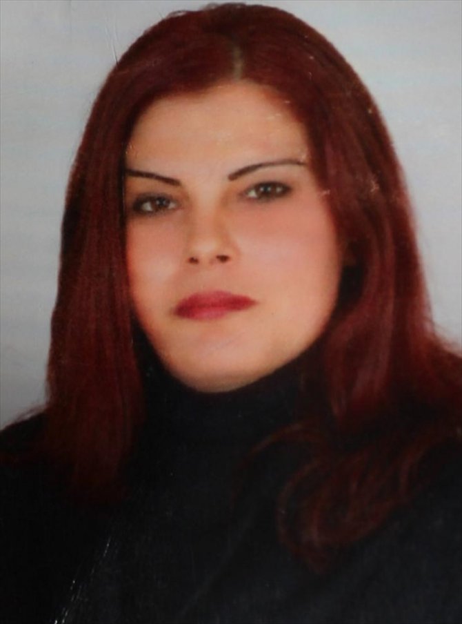 Eskişehir'de eşi tarafından öldürüldüğü öne sürülen kadın, Manisa'da toprağa verildi