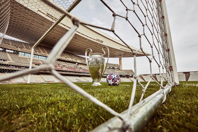 UEFA Şampiyonlar Ligi'ne "İstanbul" temalı top