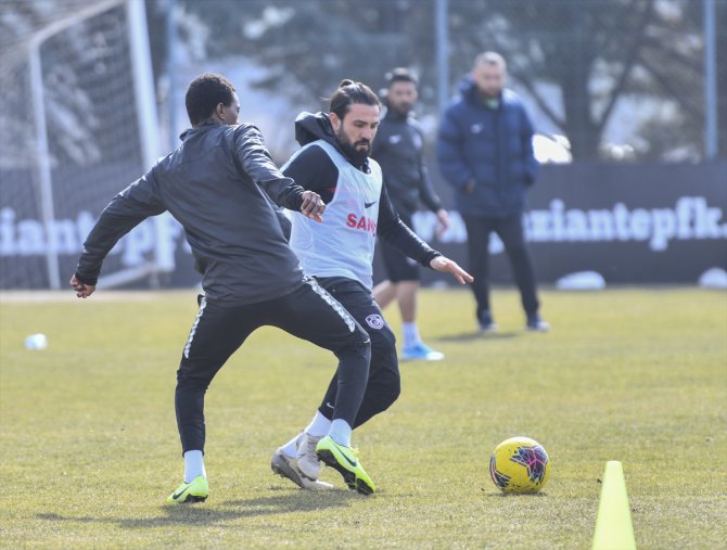 Gaziantep FK Teknik Direktörü Sumudica: "36-37 puanla ligde kalınabilir"