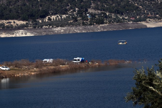 Kemer Barajı Gölü'nde kaybolan kişiyi arama çalışmaları sürüyor
