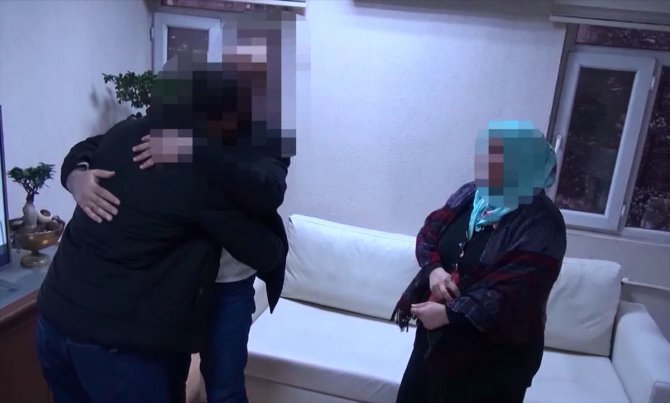 Diyarbakır annelerinin eyleminden etkilenerek teslim olan terörist ailesiyle buluştu