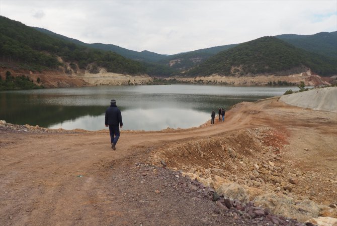 Uşak'ta göletteki sızıntı nedeniyle 2 köy tedbiren boşaltıldı