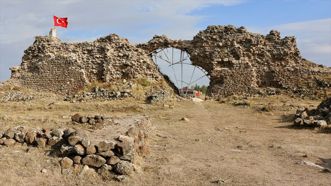 Karacahisar Kalesi'ndeki kazılar erken dönem Osmanlı tarihine ışık tutacak