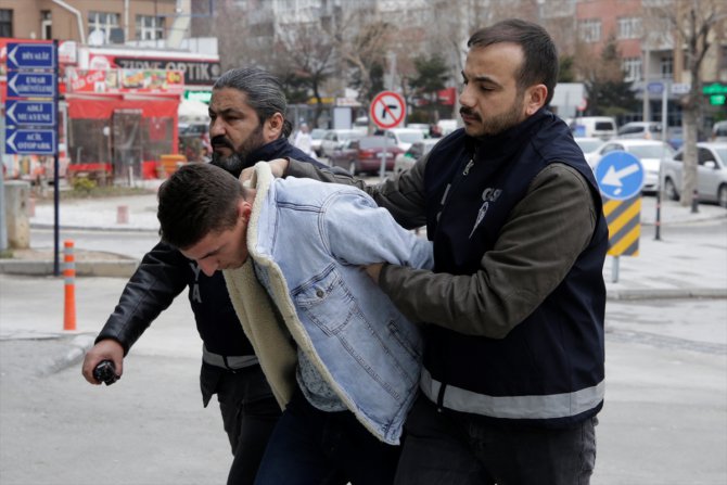 Konya'da pompalı tüfekle kuyumcu soyan iki şüpheli yakalandı