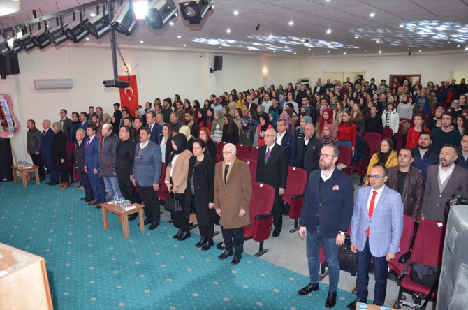 Prof. Dr. Nurullah Genç Manisa'da "Vatan" konulu konferans verdi: