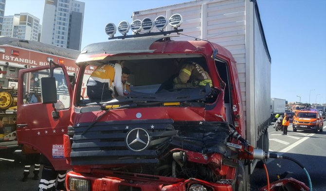 Esenyurt'ta zincirleme trafik kazasında 1 kişi yaralandı