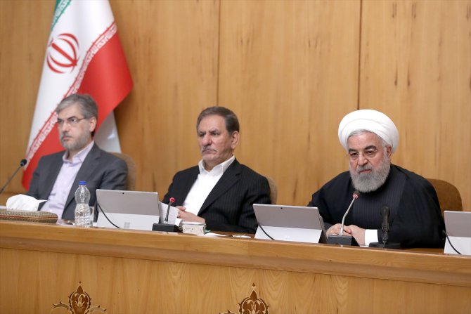 Ruhani: "Koronavirüs nedeniyle hiçbir şehir veya bölge için karantina kararı gündemde değil"