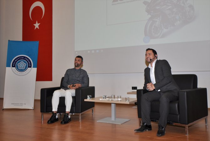 Kenan Sofuoğlu, Konya'da öğrencilerle buluştu
