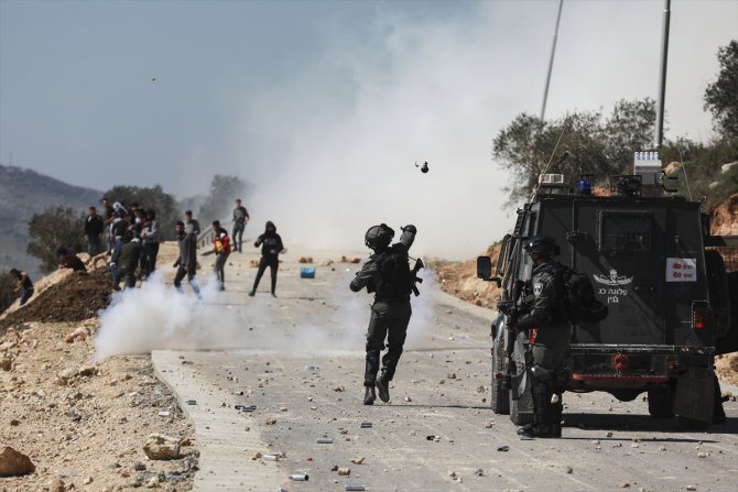 İsrail askerleri Batı Şeria'da 51 Filistinliyi yaraladı