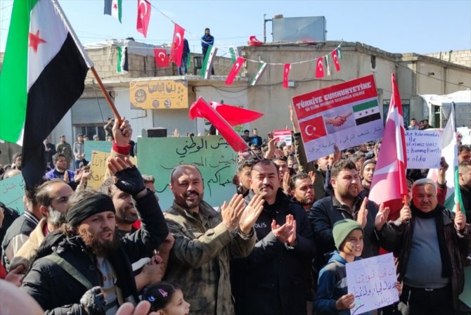 Suriye'nin Ahtarin beldesinde Türkiye'ye destek gösterisi