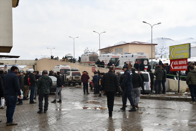 GÜNCELLEME - Ağrı'da Gürbulak Gümrük Müdürlüğü aracına roketli saldırı