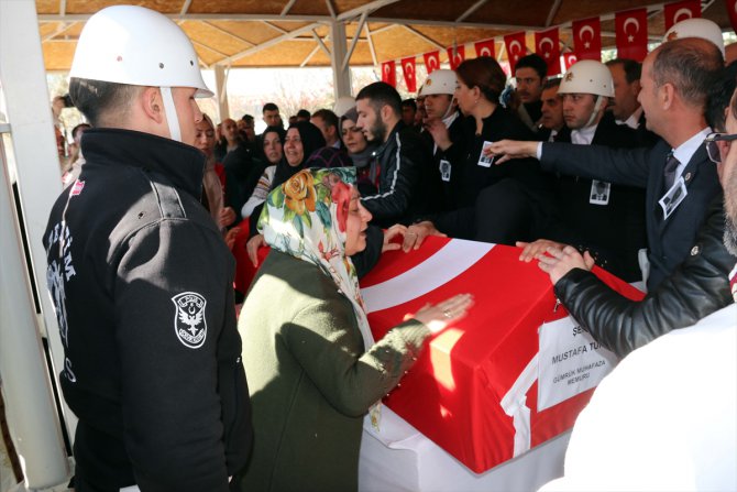 Ağrı'da şehit olan gümrük personeli Mustafa Türk son yolculuğuna uğurlandı