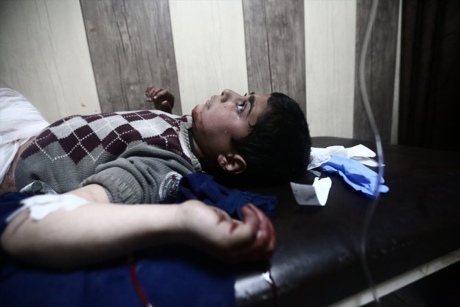 Esed rejimi ve Rusya'dan İdlib'deki sivil yerleşimlere saldırı: 12 ölü