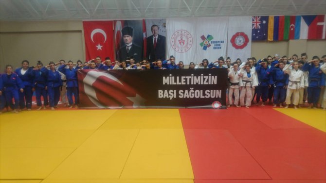 Ümit milli judoculardan Antalya'da ortak çalışma kampı