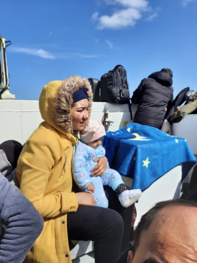 Yunanistan'dan geri itilen sığınmacıları Türk sahil güvenlik ekipleri kurtardı