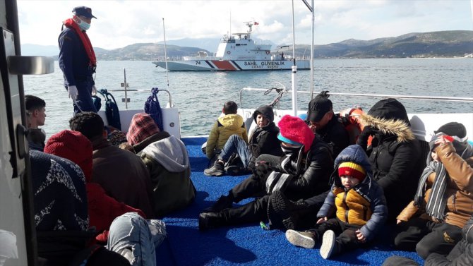 Yunanlıların Bayrak Adası'na bıraktığı sığınmacılar Sahil Güvenlik ekipleri tarafından kurtarıldı