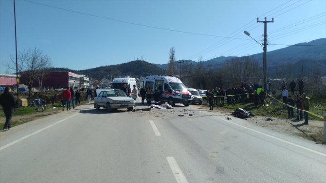 Kütahya'da otomobil ile motosiklet çarpıştı: 1 ölü, 4 yaralı