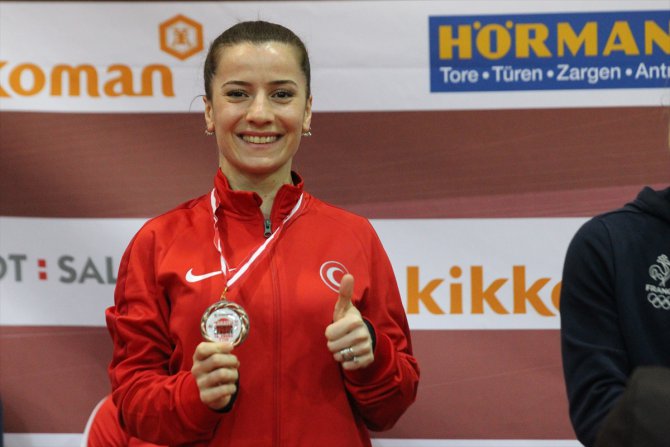 Milli karateci Serap Özçelik Arapoğlu'nun kadınlara güveni tam: