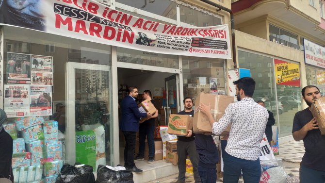 Mardin'den İdlib'e 4 tır yardım malzemesi gönderildi