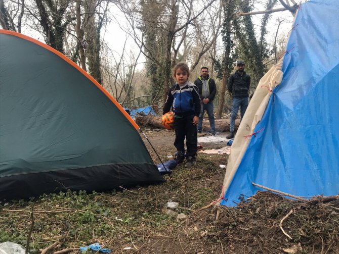 Sığınmacıların Avrupa yolunda "umutlu" bekleyişleri devam ediyor
