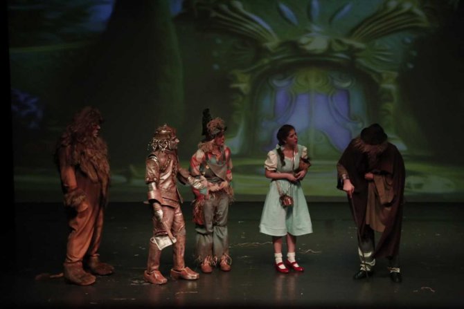 SAMDOB çocuk oyunu "Sihirbaz Oz"u tekrar sahneledi