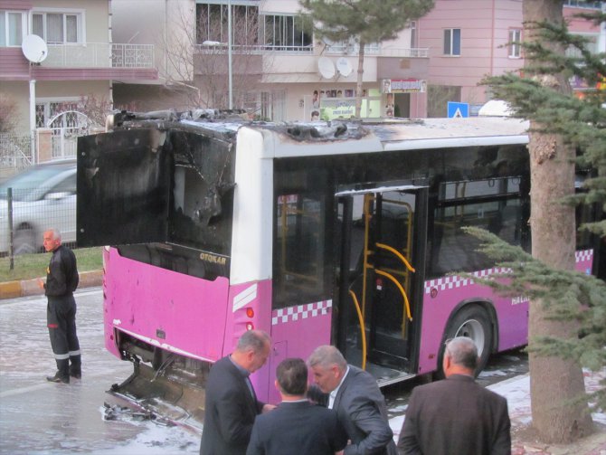 Turhal'da halk otobüsünde yangın