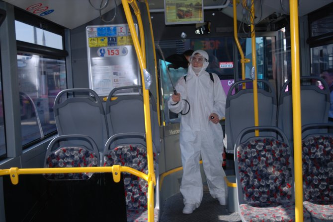 İstanbul'da toplu taşıma araçlarında dezenfeksiyon çalışmaları sürüyor