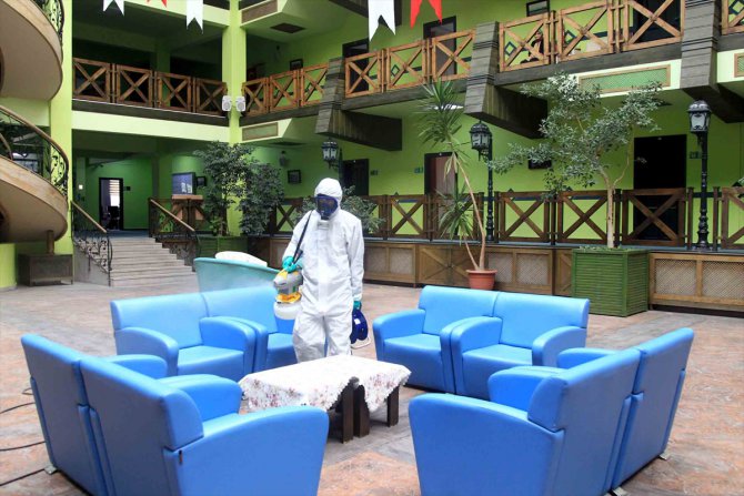 Samsun'da huzurevi koronavirüse karşı dezenfekte edildi