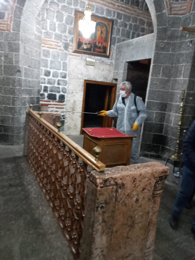 Diyarbakır'da "cemevi ve kiliselerin dezenfekte edilmediği" iddialarına yalanlama