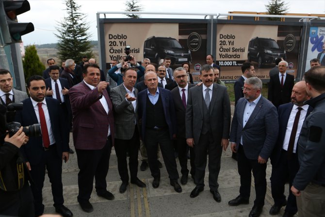 Ulaştırma ve Altyapı Bakanı Turhan, Çorum'da incelemelerde bulundu